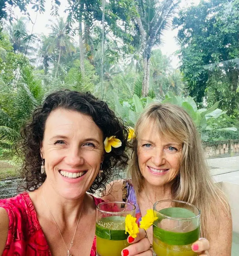 Sandi Murphy and Amanda Woolridge enjoying a green juice during their Bali Yoga Retreat